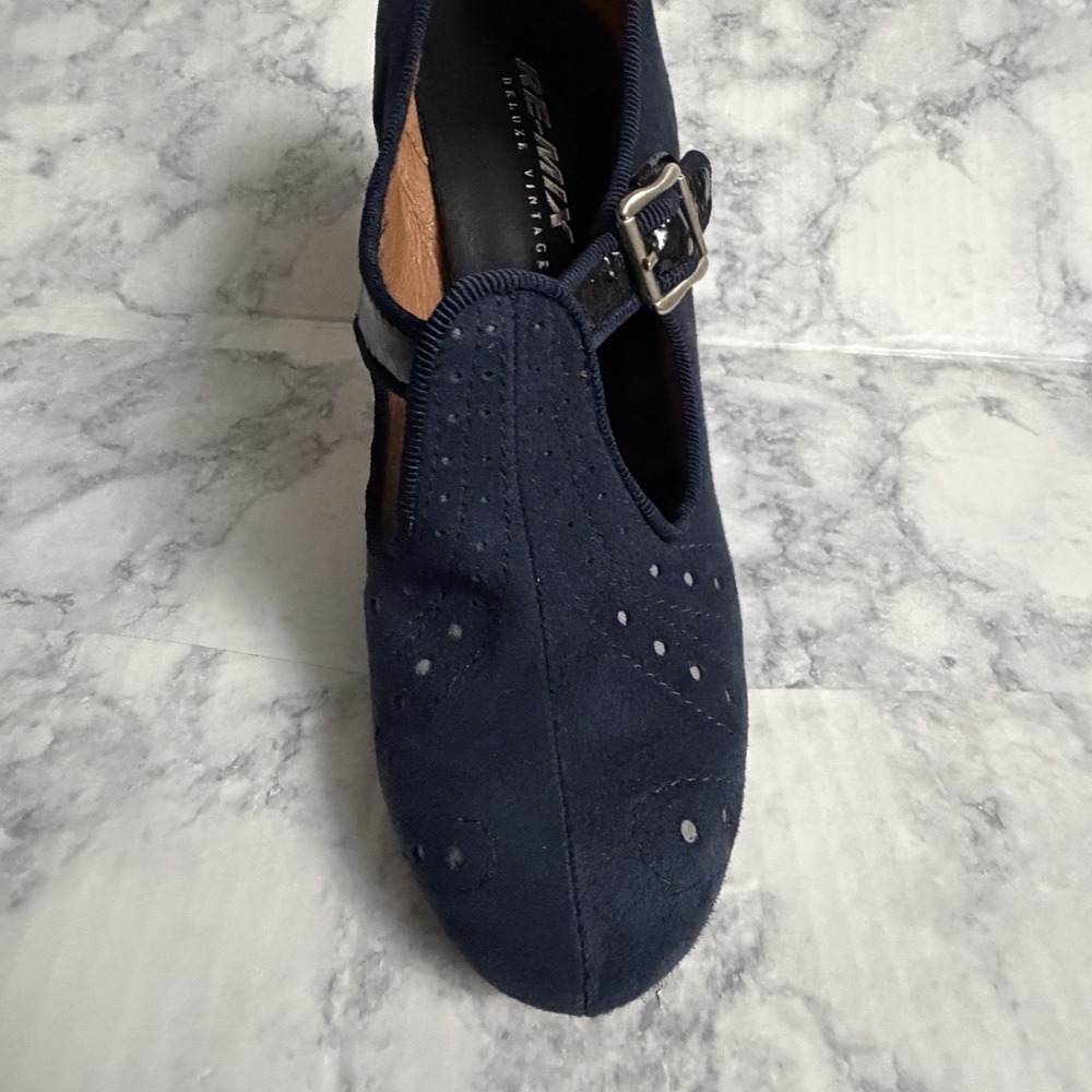 Re-Mix Vintage Footwear Cloche T-straps in Navy Suede/Black Patent, Size 6 - Picture 11 of 16